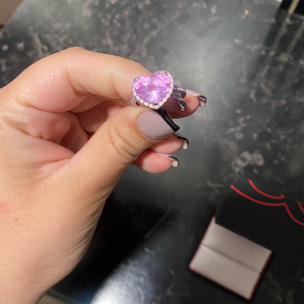 Heart ring - Picture 3 of 6